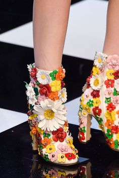 Every Pair of Shoes We're Loving From Milan Fashion Week Paris Mode, Couture Mode, Floral Fashion, Dolce E Gabbana, Fall 2016, Beautiful Shoes, Milan Fashion Week