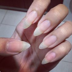 I did this to my nails once, I want to do it again! Kitty Claws Nails, Natural Stiletto Nails, Romantic Nails, Shaped Nails, Claw Nails, Nail Care Routine, Popular Nails