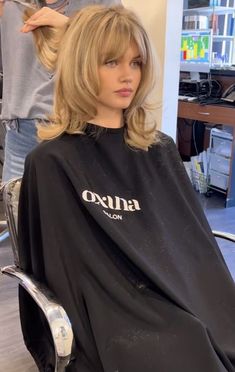 Blonde Hair Styles Long, Blonde Hair Styles, Celebrity Hairstylist, Bangs With Medium Hair, Hairstyles For Layered Hair, Blonde Hair Inspiration, Blowout Hair, Honey Hair, Haircuts For Medium Hair