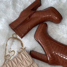 How Adorable Are These Brown Low Cut Snake Boots? They Do Have A Heel But Also A Platform Making Them Easy To Walk In. They Have A Brand New Sole. Never Worn. Trendy Brown Synthetic Boots, Chic Forever 21 Spring Boots, Snake Boots, Shoes Cute, Forever 21 Shoes, Shoes Heels Boots, Low Cut, Walk In, Shoes Women Heels