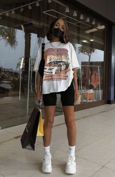 Mode Indie, Tomboy Style Outfits, Color Story, Inspo Board, Looks Street Style, Streetwear Fashion Women, Summer Fits, Swaggy Outfits