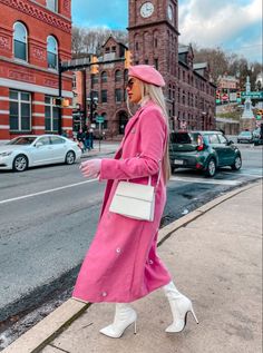 Pink Paris Outfit, Winter Barbie Outfits, Pink Coat Outfit Classy, Pink Chic Outfit, Classy Pink Aesthetic, Pink Outfits Women, Pink Coat Outfit, Red Fashion Outfits, 10 Winter Outfits