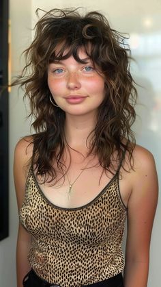 25 Slimming Hairstyles for Effortless Elegance Shag Hairstyle Round Face, Shag Hairstyles Round Face, Shag Round Face, Shag Haircut Round Face, Choppy Long Hair, Maiden Hairstyles, Hair Bangs Ideas, Round Face Hairstyles, Non Binary Haircuts