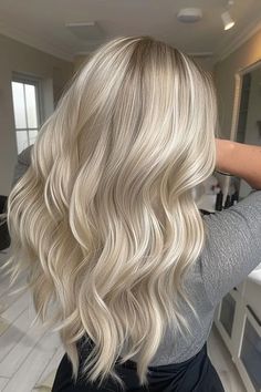 45 Blonde Hair Color Ideas That Will Make You Look Like a Total Bombshell - Flo's Blog Warm Blonde Hair Color, Blonde Hair Goals, Perfect Blonde Hair, Cool Blonde Hair, Dyed Blonde Hair, Creamy Blonde