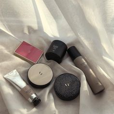 Korean Aesthetic Makeup, Aesthetic Makeup Products, Soft Pink Aesthetic, Makeup Tools Products, Face Mask Cute, Mask Cute, Japanese Makeup