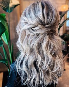 Bridal Hair Half Up, Bridemaids Hairstyles, Wedding Hairstyle Ideas, Loose Curls Hairstyles, Half Up Wedding Hair, Wedding Hair Half, Guest Hair, Mother Of The Bride Hair, Bridesmaid Hair Makeup