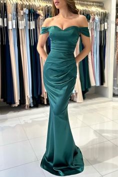 Be the center of attention in this beautiful simple long dark green off-the-shoulder mermaid sleeveless evening dress. The elegant design and figure-flattering silhouette make this gown a perfect choice for your next formal event. Sweetheart Prom Dress, Mermaid Style, Short Bridesmaid Dresses, Satin Prom Dress, Backless Wedding Dress, Long Bridesmaid Dresses, Mermaid Fashion, Mermaid Dresses, Cheap Dresses