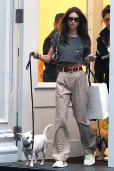 Model Paparazzi Outfits, Models Casual Outfits, Celebrities Outfits Casual, Casual Model Outfits, Women’s Street Style, Em Rata Outfits, Celebrity Iconic Outfits, Casual Celebrity Outfits, Paparazzi Outfits