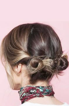 20 Stunning Updos for Short Hair - The Trend Spotter Bob Lung, Trendy We Fryzurach, Long Bobs, Short Hair Bun, Popular Haircuts, Low Bun, Penteado Cabelo Curto, Short Hair Updo