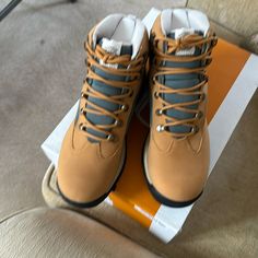 Timberland Womens Chocorua Gtx Mid Hiker Leather Textile Wheat Boots 9 Us. Brand New Timberland Gaiter Boots, Timberlands Shoes, Timberlands Women, Timberland Shoes, Lace Up Boots, Wheat, New Color, Shoe Laces, Textiles