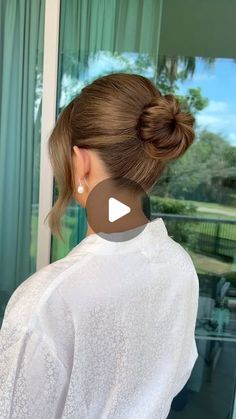 Jody Callan Hair on Instagram: "Mid mimimal bun - let’s give it a moment !  See previous post for more of this mid bun hairstyle with face framing   I offer hair packages for one and two bridal parties now for Brisbane weddings  Bridal hair packages rates in link in bio ⬆️   If you love effortless modern styling you will love my bridal hair styling -happy wedding planning   Products used @colorwowhair style on steroids @moroccanoil_au strong hairspray  @kykhaircare miracle spray and magic dust  @natalieannehaircare  prep and play   Tools  @ghdhair @ghdhair_anz  @lornaevanseducation time saver brushes  @ghd rise, Helios hairdryer,wide iron   @justinlancaswavecomb  Gold Comb @natalieannehaircare  tease me comb   #brisbanebride #brisbanebridetobe #updo #brisbaneweddinghair #brisbanebridalhair Modern Wedding Hair Updo, Bridal Ballerina Bun, Mid Bun Bridal Hair, Middle Bun Hairstyles, Mid Bun Wedding Hair, Mid Bun Hairstyles