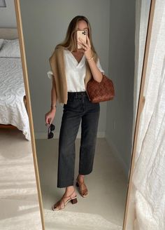 25 Classy Work Outfits For Effortless Office Style Minimalist Outfits Women Minimal Chic, Classy Fall Outfits, Look Office, Work Fits, Womens Business Casual, Event Outfit