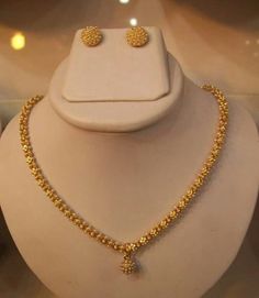 Gold Jewelry Simple Necklace Short, Gold Set Simple Design, Gold Jewelry Design Indian, Simple Necklace Gold Indian Latest, Simple Indian Gold Necklace, Gold Jewellery Design Necklaces Simple, Simple Gold Neckles, Magalasutra Designs Gold Simple, Women Gold Chain Designs