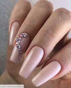 Cristal Nails Design, Diamonds On Nails Ideas, Nails Inspiration Diamond, Nails With Diamonds Rhinestones, Rhinestone Nails Designs Bling, Simple Rhinestone Nails Designs, Nails Cristales, Nails With Gems Rhinestones, Nail Gem Designs