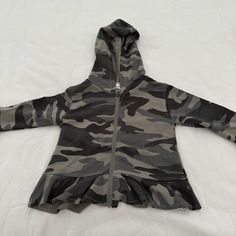 Splendid Camo Zip Up Hoodie, Size 6-12 Months! Nwt! The Cutest Peplum Style Bottom! Currently Selling At Bloomingdales For Full Price. Winter Long Sleeve Hoodie For Playwear, Hooded Winter Sweatshirt For Playwear, Hooded Hoodie For Playwear In Fall, Winter Hooded Sweatshirt For Playwear, Casual Winter Sweatshirt For Playwear, Camouflage Cotton Hooded Tops, Long Sleeve Hoodie For Fall Playwear, Camo Girl, Boys Plaid