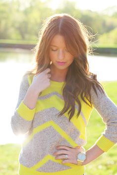 Yellow chevron sweater Pretty Sweater, Look Grunge, Chevron Sweater, Look Formal, Madewell Sweater, Looks Street Style, Winter Trends, Mein Style, Spring Wardrobe