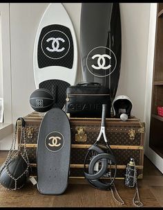 Mode Tennis, Best Ways To Earn Money, Chanel Aesthetic, Ways To Earn Money Online, Rich Aesthetic, Chanel Resort, Luxury Lifestyle Dreams, Harry Potter Books