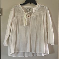 In Excellent Condition No Damages Pit To Pit Is 20” Total Length Of Blouse Is 24” Smoke Free Home Bundle 2 Or More Items To Save!!!! White Bohemian Peasant Top With Chikankari Embroidery, Summer Embroidered Long Sleeve Top With Lace Trim, Summer Long Sleeve Embroidered Top With Lace Trim, White V-neck Peasant Top With Floral Embroidery, White Cotton Peasant Top For Vacation, Beach White Cotton Peasant Top, White Cotton Peasant Top For Beach, White Folk Peasant Top For Vacation, Peasant Style Embroidered Top For Beach