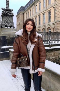 Brown Aviator Jacket Outfit, Aviator Jacket Outfit, Brown Aviator Jacket, Warm Jackets, She Walks In Beauty, Classy Outfits For Women, Snow Outfit