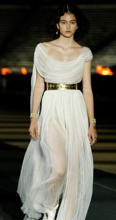 Greece Dress, Παπούτσια Nike Free, Dior 2022, Greek Goddess Dress, Greek Dress, Goddess Dress, Marlene Dietrich, Maria Grazia Chiuri