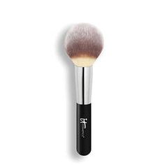 Round Face Makeup, Perfect Score, Daisy Mae, Best Makeup Brushes, Makeup Lessons, Flawless Makeup Application, Perfect Complexion, Face Makeup Brush, Makeup Brush Cleaner