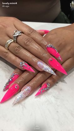 Bling Nail Ideas, Nail Ideas Glitter, Simple Stiletto Nails, Edc Vegas, Nail Designs Bling, Acrylic Nails Stiletto, Girls Nail Designs