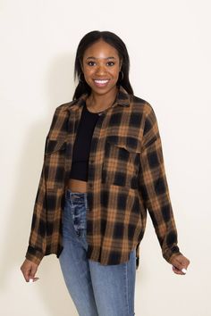 Flannel Shirt Outfit Women, Flannel Shirt Women, Shacket Plaid, Boyfriend Shirts, Black Flannel Shirt, Plaid Shirt Outfits, Brown Flannel, Tartan Shirt