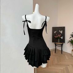 This balletcore aesthetic dress exudes grace and style with its tiered pleated skirt and slender adjustable tie straps Size:• S: Bust: 85cm/ 33.5 in, Waist: 66cm/ 26.0 in, Length: 58cm/ 22.8 in• M: Bust: 89cm/ 35.0 in, Waist: 70cm/ 27.6 in, Length: 59cm/ 23.2 in• L: Bust: 91cm/ 35.8 in, Waist: 74cm/ 29.1 in, Length: 60cm/ 23.6 inMaterial: Polyester Ballerina Dress Aesthetic, Thirteen Hairstyles, Black Ballerina Dress, Balletcore Aesthetic, Chiffon Beach Dress, Cake Dress, Aesthetic Dress, Ballerina Dress, Boho Summer Dresses