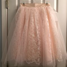 Beautiful, Cream/Pink/Slightly Peachy Never Before Worn Tulle Skirt Pink Full Skirt Bottoms For Wedding, Pink Summer Wedding Bottoms, Pink Tulle Full Skirt Bottoms, Pink Tulle Full Skirt, Pink Flowy Tulle Skirt, Pink Pleated Wedding Skirt, Pink Tulle Skirt For Spring, Pink Pleated Skirt For Wedding, Pink Lined Skirt For Wedding