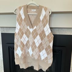 Never Worn; Oversized Tan+White Argyle Sweater Vest Argyle Sweater Outfit, Argyle Sweater Vest, Argyle Sweater, Sweater Vest, Sweater Outfits, New Color, Sweaters For Women, V Neck, Brand New