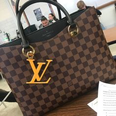 Never Used & In Perfect Shape! I Have All The Authentication Cards And The Box Louis Vuitton Kensington, Louis Vuitton Purse, Authentic Louis Vuitton, The Box, Limited Time, Bag Lady, Louis Vuitton, Purse, Stars