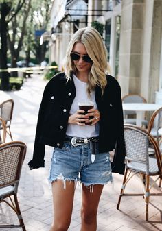 Somewhere, Lately is a fashion + lifestyle blog sharing our love of style, beauty, and all things cool. Based in New York & Dallas. Summer Jean Shorts Outfit, Jean Jacket Outfits, Summer Shorts Outfits, Outfit Jeans, Rock Chic, Jeans For Short Women, Black Denim Jacket, Ladies Dress Design