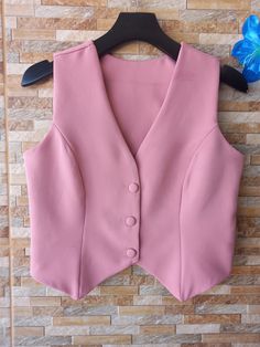 Pink Vest Outfit, Clothing Pattern Design, Casual Cotton Top, Peplum Tops, Style Guru, Woman Suit Fashion, Fashion Enthusiast, Pink Collar