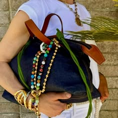 Change up your look and add a crossbody! Works with any of our bags! Green leather 38" clip to clip O-ring clip with spring opening Charlie Perfume, Diy Bag Charm, Parker Thatch, Tennis Jewelry, Bead Bag, Accessorize Bags, Japanese Bag, Denim Purse, Charm Holder