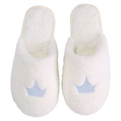 Cozy up with luxuriously soft finds for the home and family.Step into luxurious comfort with these Disney Cinderella women's slippers from Barefoot Dreams, featuring super soft CozyChic yarn and memory foam padding.DisneyÂ© Cozy up with luxuriously soft finds for the home and family.Step into luxurious comfort with these Disney Cinderella women's slippers from Barefoot Dreams, featuring super soft CozyChic yarn and memory foam padding.DisneyÂ© SHOE FEATURES Slip-on Super soft CozyChic fabric Cro Fabric Crown, Disney Cinderella, Women Slippers, Women's Slippers, Womens Size Chart, Disney Store, For The Home, Womens Slippers