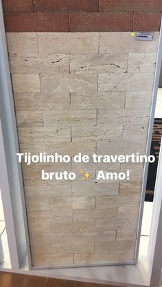 an open door with the words'i love you'written in spanish on it