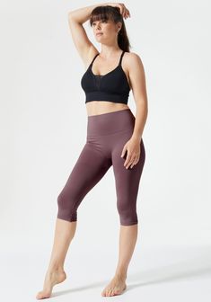 Thoughtfully designed with the same hip-grazing height as our Everyday Hipster Legging, this cropped iteration is crafted with same supremely soft, moisture-wicking performance yarn to keep you cool and comfortable when the mercury rises. 4-way Stretch Capri Leggings, 4-way Stretch Capri Yoga Pants For Pilates, Compressive Mid-thigh Yoga Leggings, High Stretch Yoga Capri Leggings, Compressive Capris For Workout, Compression Yoga Leggings Mid-thigh Length, Capri Length Leggings For Yoga, Compressive Fit Workout Capris, Compressive Workout Capris