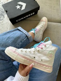 Converse Sneakers Aesthetic, Sneakers Aesthetic, Cool Converse, Converse Design, Cute Converse, Shoes Cute, Shoe Wishlist, Embroidered Shoes