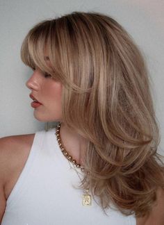 30 Iconic 90s Bangs Ideas - Days Inspired Trending Women’s Haircuts, Long And Short Layered Hair, Midlength Haircuts 2023, 90s Hairstyles Jennifer Aniston, Haircuts That Make You Look Older, Heavy Angles Hair, Medium Length Haircut For Heavy Women, Medium Length Haircut With Layers And Bangs Round Faces, Trending Hairstyles With Bangs