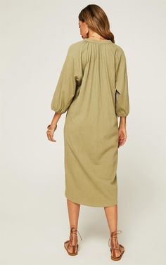 Smock Dress With Long Sleeves In Khaki Green - Long sheer sleeves- Midi length- V-neckline- Smock- Loose fit- Machine wash, half load, short spin cycle at 30¡ãC- Do not bleach- Do not tumble dryModel wears: UK 8/ EU 36/ US 4Model's height: 175cm/ 5'8'' If boho style is your thing, then we¡¯re pretty sure FS Collection will be too. Mixing vintage aesthetics with contemporary silhouettes, the London-based label uses a special garment dyeing process to gives its clothing a dreamy, crinkled texture. Interested? Go and say hi to our edit of its tops, KNITWEAR, jumpsuits and dresses. Model is 5ft 8inch and wears size 8 Designed for a relaxed fit Fits true to size, take your normal size Model wears: UK 8/ EU 36/ US 4Model's height: 175cm/ 5'8'' 100% Polyester Off Shoulder Sweater, Dress With Long Sleeves, Short Leggings, Spin Cycle, Romper Pants, Smock Dress, New Arrival Dress, Sheer Sleeves, Khaki Green