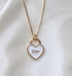 Wishlist Ideas I Want, Expensive Jewlery, Girly Necklace, Expensive Necklaces, Freetime Activities, Wishlist Ideas, Dior Gold, Preppy Jewelry, Chanel Necklace