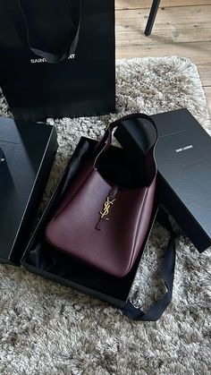 5 à 7 supple small Ysl 5 A 7 Bag, Ysl 5 A 7 Outfit, Ysl 5 A 7, Ysl Bag Aesthetic, 2024 Manifesting, Ysl Tote Bag, Ysl Tote, Dream Items, Fall Bags