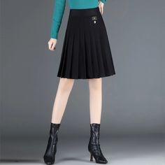 Luxurious Half-Length Skirt in Soft Fabric with Intricate Stitching and High Waist Black Stretch Skirt For Winter, Casual Black Winter Skirt, Winter Black Stretch Skirt, Winter Stretch Black Skirt, Black Lined Skirt For Winter, Black Non-stretch Lined Mini Skirt, Non-stretch Black Lined Mini Skirt, Black Mini Skirt For Winter, Fall Black Lined Skirt