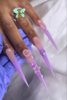 Purple Long Nails Designs, Purple Nails Stiletto, Purple Stilletos Nails, Purple Stiletto Nails Design, Dark Purple Stiletto Nails, Purple Xxl Nails, Long Acrylic Nails Stiletto Purple, Purple Stiletto Nails, Acrylic Nails Stiletto