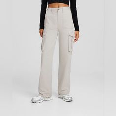 So Comfy And 90s Chic! Adjustable Waist. Bershka Cargo Pants, Straight Fit Cargo Pants, Cargo Hose, Fit Cargo Pants, Calvin Klein Hoodie, 2000s Fashion Trends, Checkered Pants, Cute Crop Tops, Stretch Leggings