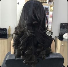 How To Get Bouncy Hair, Black Curled Hair, Hair Claim, Volumizer Hair Dryer, Black Hair Curls, Makijaż Smokey Eye