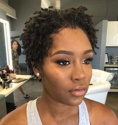 Bob Haircut Black Hair, Twist Short, Short Dreadlocks Styles, Short Locs, Natural Hair Bride, Faux Locs Hairstyles, Braid Out