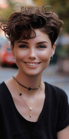 Haircut Tips, Chubby Face Haircuts, Chic Haircut, Short Shaved Hairstyles, Pixie Cut Styles, Cool Hairstyles For Girls, Amazing Hairstyles, Summer Haircuts, Hairstyles For Girls