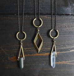 Raw Quartz Necklace, Urban Jewelry, Magical Jewelry, Friend Necklaces, Silver Work, Brass Jewelry, Jewelry Inspo, Boho Jewelry