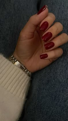 Natural Nails Winter, Aesthetic Simple Nails, Red Nail Aesthetic, Minimalist Nails Neutral, Red Winter Nails, Nail Classy, Aesthetic Acrylic Nails, Nails Blue And White, Nails Simple Winter